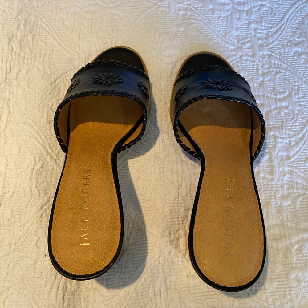 Jack Rogers size 10. Tory mid-heel. BWT. Black
